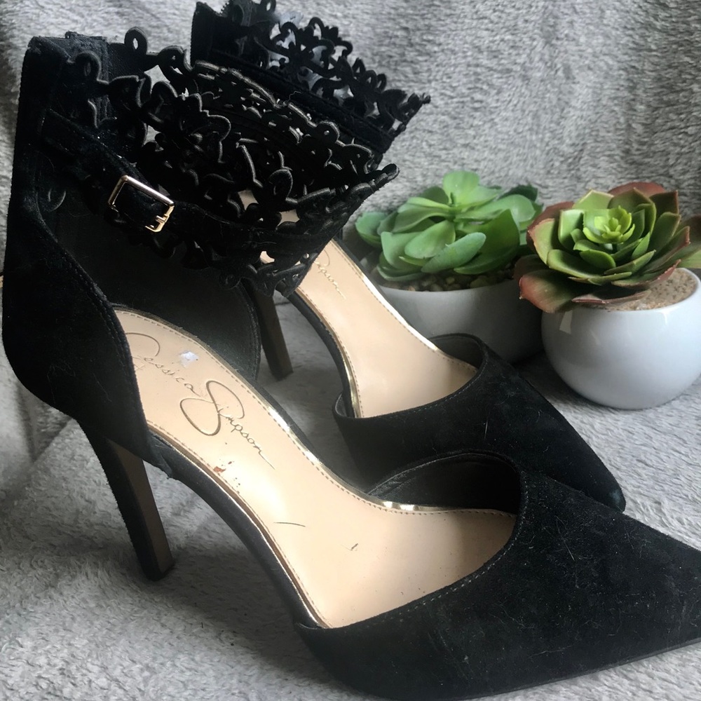 Jessica Simpson size 8.5 heals